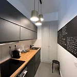 Appartement , Renove Dans Immeuble Classe. Nîmes