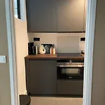 Appartement , Rénové Dans Immeuble Classé. *