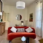 , Rénové Dans Immeuble Classé. *
