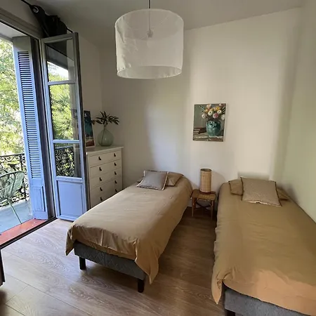 Apartment , Renove Dans Immeuble Classe. Nimes