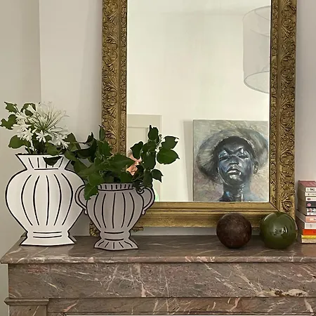 Apartment , Renove Dans Immeuble Classe.