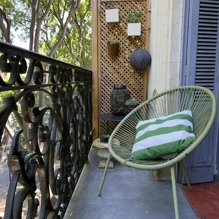 , Renove Dans Immeuble Classe. Apartmán *