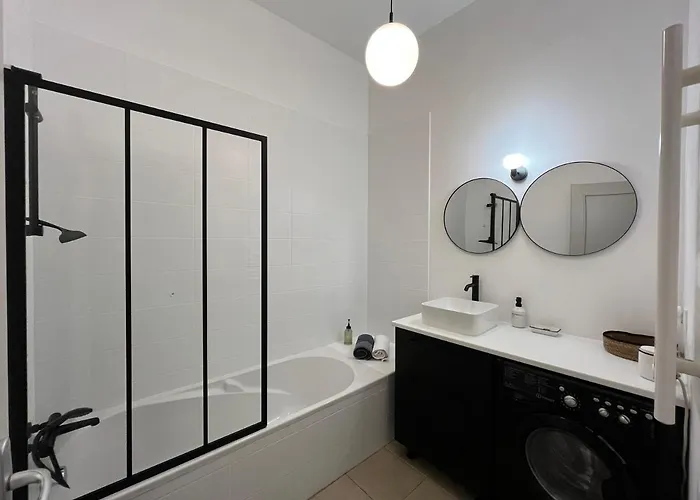 , Renove Dans Immeuble Classe. * Nimes