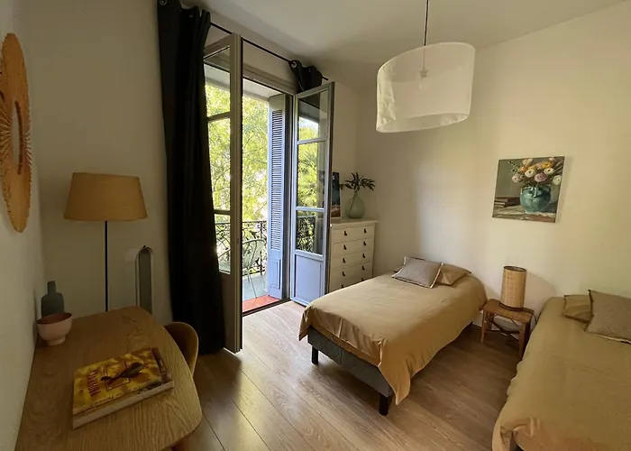 Lejlighed , Renove Dans Immeuble Classe. Nîmes