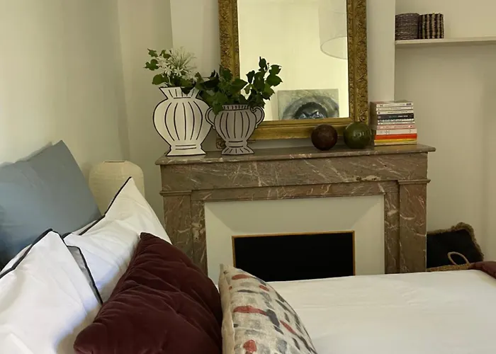 , Renove Dans Immeuble Classe. Apartment