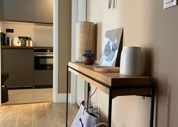 , Renove Dans Immeuble Classe. Nimes