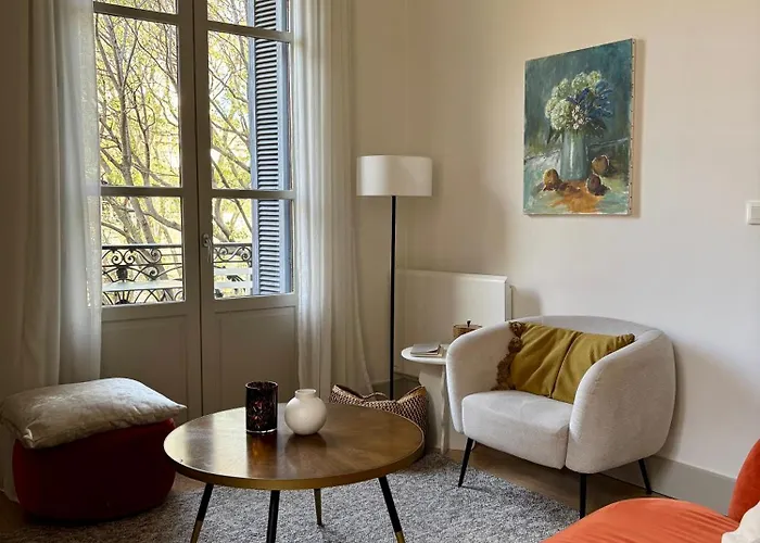 Lejlighed , Renove Dans Immeuble Classe. Nîmes